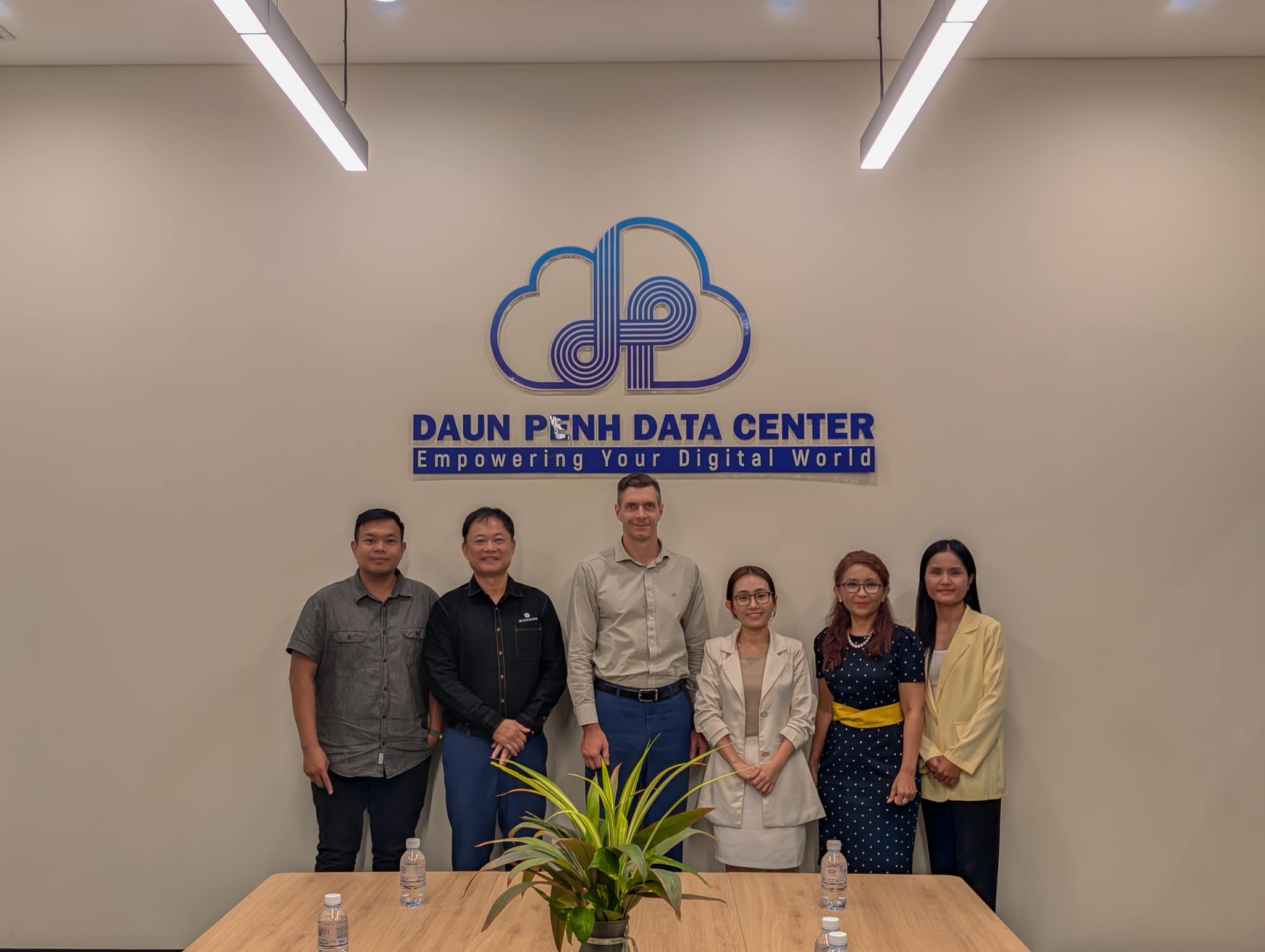 DP CLOUD Welcomes iBlooming Team to Explore Collaboration Opportunities
